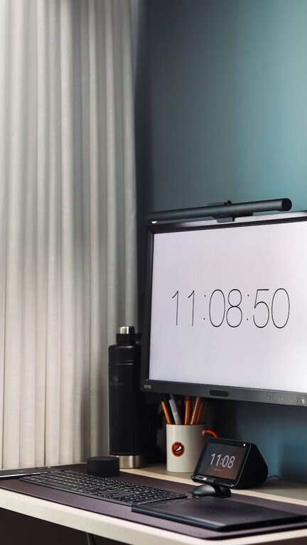 Tips for Organizing a Clutter-Free Workspace to Boost Productivity